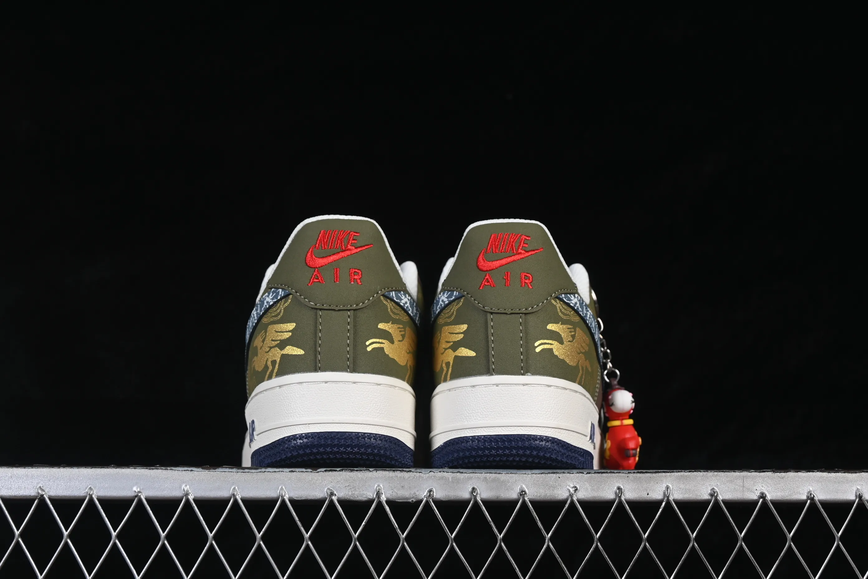 All categories Nk Air Force 1 Air Force series Nk Air Force 1 Low Air Force low-top Nike Air Force 1'07 Low Year of the Horse limited edition Green and brown woven cloud gold pattern Air Force 1 low-top casual sneakers NH0601-536